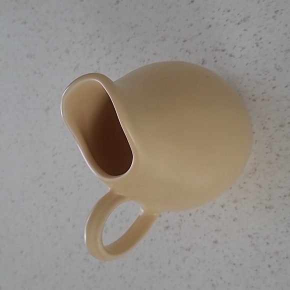 Pfaltzgraff Terrace Buttercream Yellow Pitcher Creamer - Picture 2 of 4